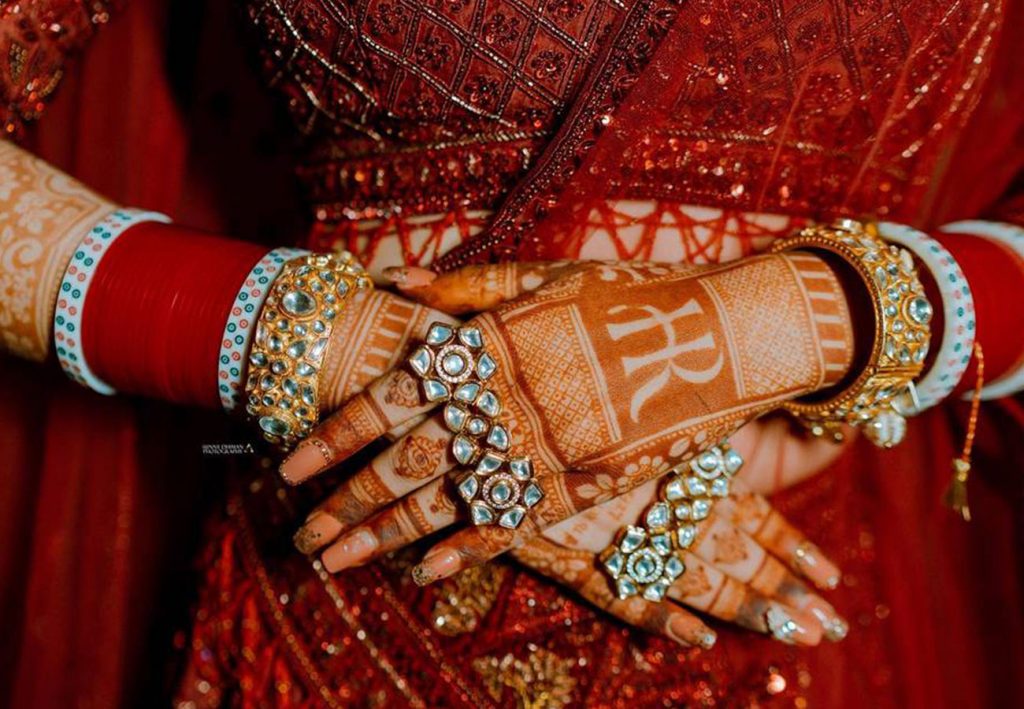 Simple Mehndi Design Back Hand With Panels